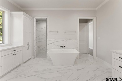 This gorgeous, newly and fully remodeled 4BR/4.5BA home, is - photo 30