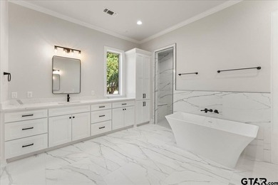 This gorgeous, newly and fully remodeled 4BR/4.5BA home, is - photo 31
