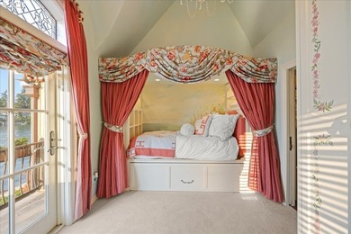 RESORT LIVING ON LAKE OSWEGO'S WATERFRONTBest value on the main - photo 31