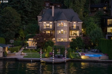 RESORT LIVING ON LAKE OSWEGO'S WATERFRONTBest value on the main - photo 44
