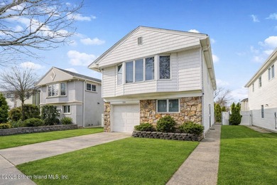 First Time Offered! Pride of ownership shows in this large 2 - photo 2