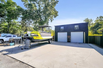 Move-in ready home in growing Freeport, close to the Black Creek - photo 4
