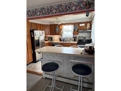 Opportunity awaits in the highly desirable Shoreham-Wading River - photo 10