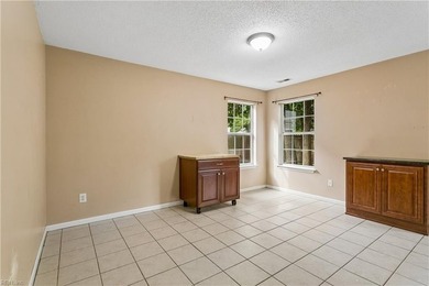 This charming home is ready for move in! A beautiful home - photo 13