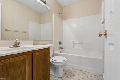 This charming home is ready for move in! A beautiful home - photo 25