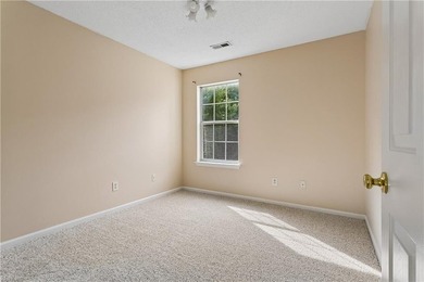 This charming home is ready for move in! A beautiful home - photo 27