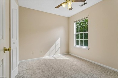 This charming home is ready for move in! A beautiful home - photo 29