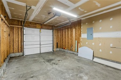 This charming home is ready for move in! A beautiful home - photo 31