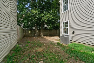 This charming home is ready for move in! A beautiful home - photo 36