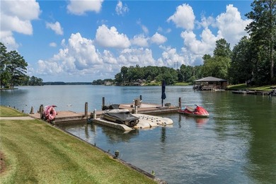 Welcome to your lakeside retreat! This beautifully updated - photo 6