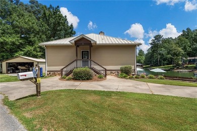 Welcome to your lakeside retreat! This beautifully updated - photo 10
