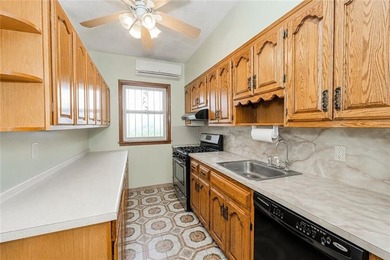 Exceptional opportunity to own a solid brick mixed-use property - photo 5