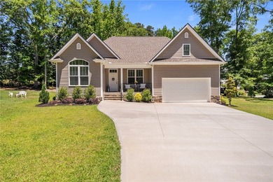 Welcome to this beautifully crafted custom home by Baumgarner - photo 1