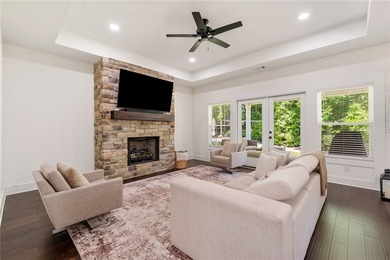 Welcome to this beautifully crafted custom home by Baumgarner - photo 5