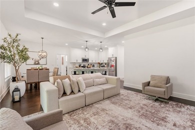 Welcome to this beautifully crafted custom home by Baumgarner - photo 8