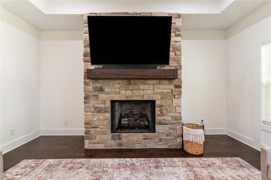 Welcome to this beautifully crafted custom home by Baumgarner - photo 9