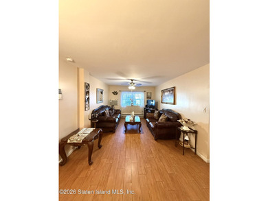Stop renting and start owning! This move-in-ready 1-bedroom - photo 2
