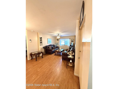 Stop renting and start owning! This move-in-ready 1-bedroom - photo 3