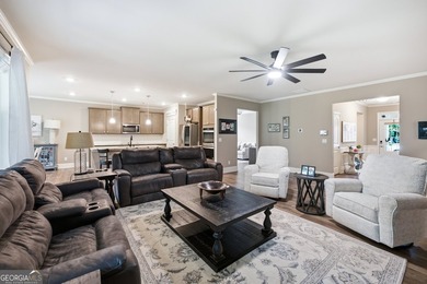 Welcome home to the sought after community of Lake Arrowhead! - photo 11