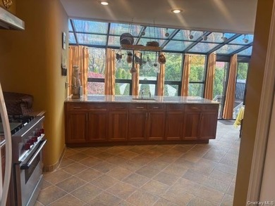 Welcome to this charming home in Staten Island, just five - photo 12