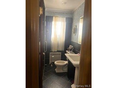 Welcome to this charming home in Staten Island, just five - photo 17
