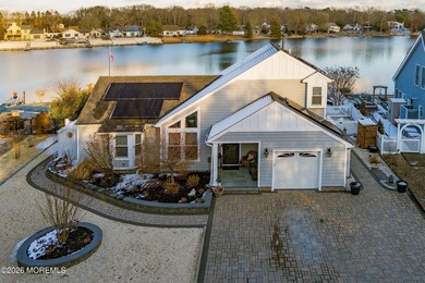 (private lake, pond, coastal) Home For Sale in Manahawkin New Jersey