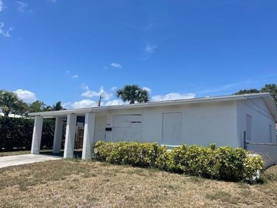 Welcome to this charming 2-bedroom, 1-bath single-family home - photo 3