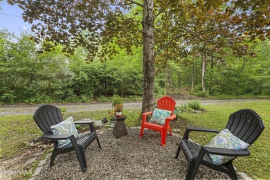 Tucked among the trees in the Richmond Shores community, this - photo 34