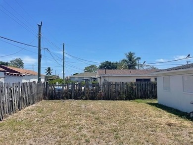 Welcome to this charming 2-bedroom, 1-bath single-family home - photo 6