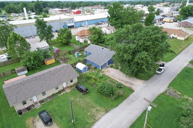 Charming home built in 1940 just a few blocks East of the