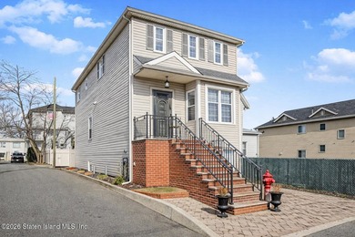 Well-maintained, over 2,000 sq ft detached two-family home - photo 2