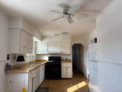 Charming ranch-style home featuring 3 bedrooms, 2 bathrooms, and - photo 5