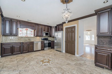 Well-maintained, over 2,000 sq ft detached two-family home - photo 7