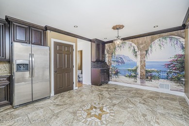 Well-maintained, over 2,000 sq ft detached two-family home - photo 9