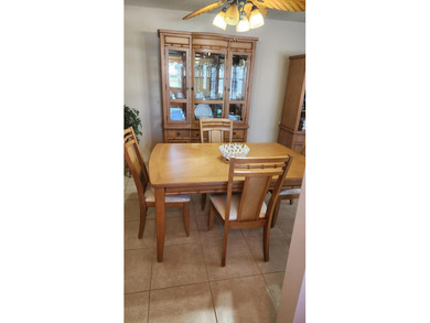 Clean, Clean, Clean, 55+ age and totally upgraded and renovated - photo 8