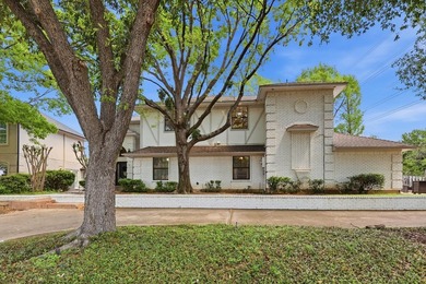 Tucked away in the prestigious waterfront enclave of Shorewood - photo 1