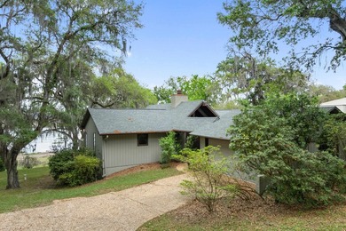 Lakefront Living in LakeBreeze! Thoughtfully designed 4-bedroom - photo 4