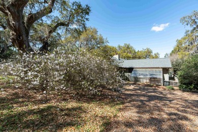 Lakefront Living in LakeBreeze! Thoughtfully designed 4-bedroom - photo 6