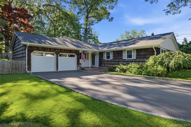 Rustic Acres Gem! Welcome To This Sprawling 3-Bedroom, 2.5-Bath - photo 27
