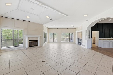 Tucked away in the prestigious waterfront enclave of Shorewood - photo 8