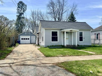 Lake Home For Sale in Cadillac, Michigan