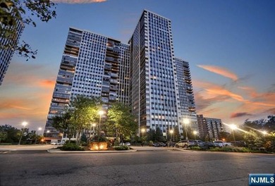 *Presented by Wendy Gamez * Totally renovated condo residence at