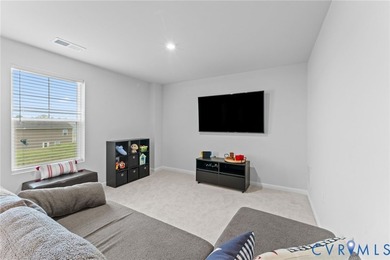 Immaculate and beautifully maintained, this nearly new home - photo 33