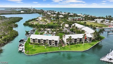 Wake each morning to panoramic yacht harbor views and the gentle - photo 36