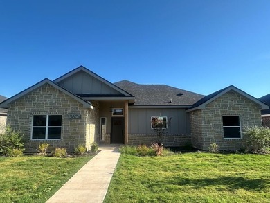 This stunning home is the perfect blend of style and - photo 2