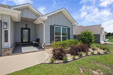 Move-in ready and priced to sell! This beautiful Hawthorne Plan - photo 2