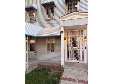 Single family detached duplex on 25x100 lot. 3 bedroom, 1.5 - photo 1