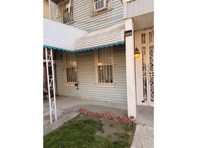 Single family detached duplex on 25x100 lot. 3 bedroom, 1.5 - photo 3