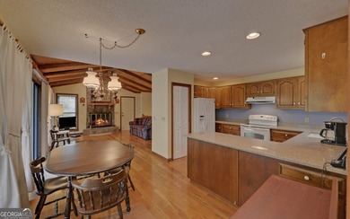 Curated over time to accommodate family and guests alike, this - photo 13