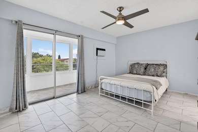 Move right into this updated 1 bed, 1.5 bath 3rd-floor condo in - photo 18